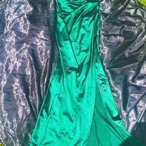 Green body con dress that drapes down